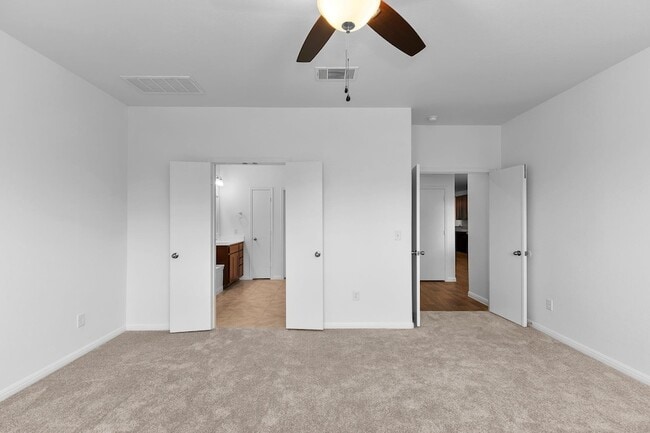 Building Photo - 213 Michaelis Dr