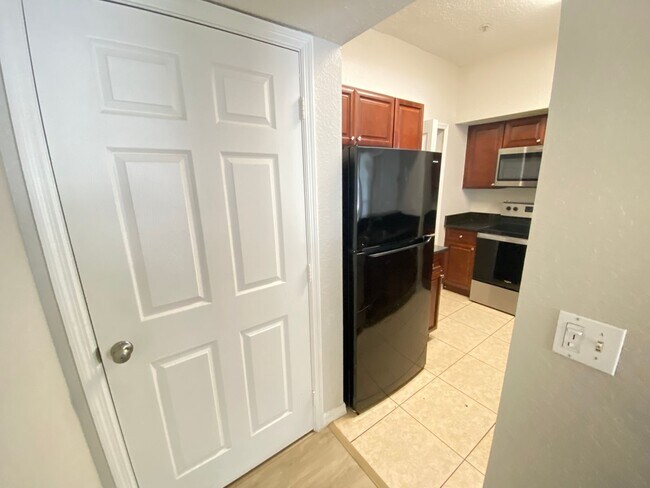 Building Photo - Park Central Gated Community!!2/2 with a G...