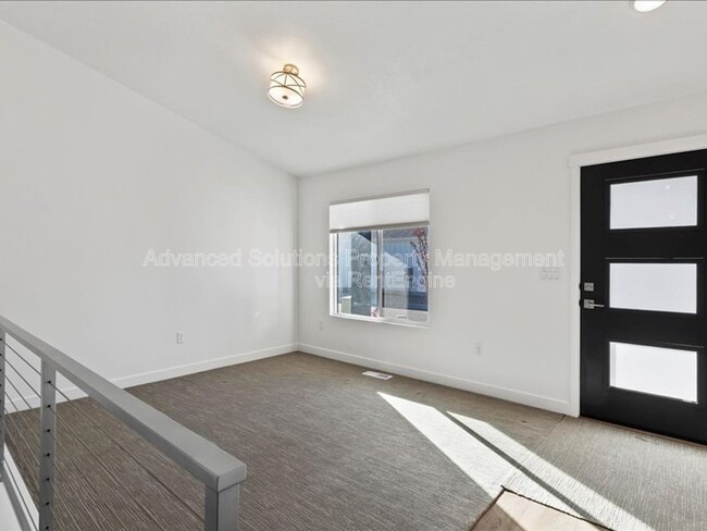 Building Photo - 7411 S Drake Pk Ct