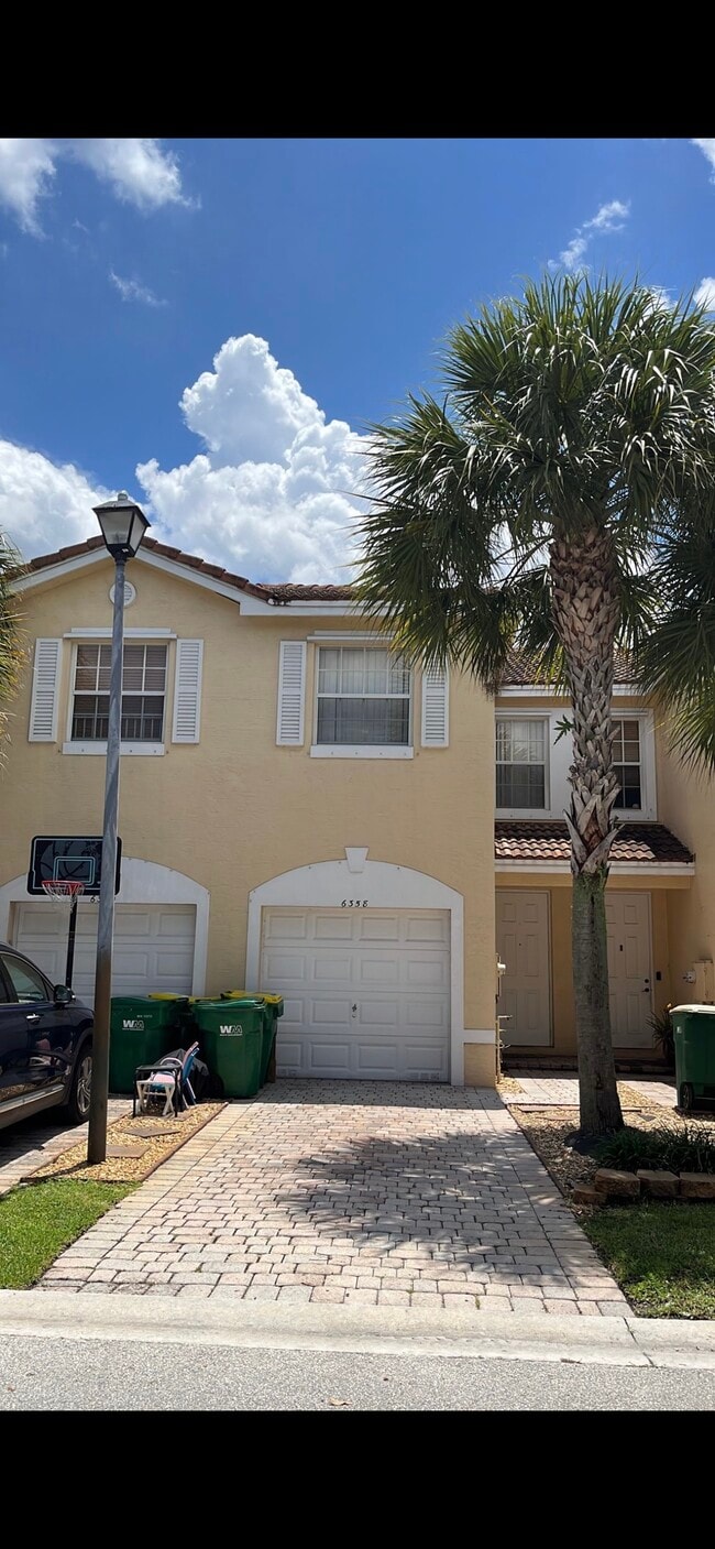 Entrance - 6358 Landings Way