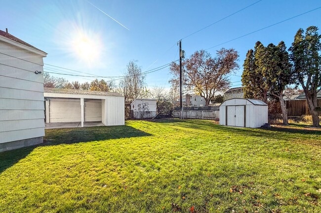 Building Photo - Riverfront 3-Bedroom Historical Richland Home