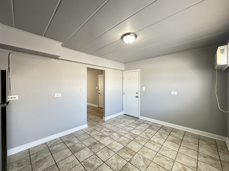 Building Photo - 3820 25th Ave