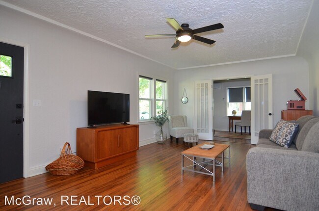 Building Photo - 4 br, 2 bath House - 1132 S. Braden Ave.