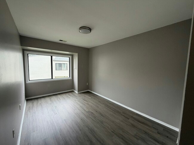 Building Photo - 1709 Crimson Tree Way