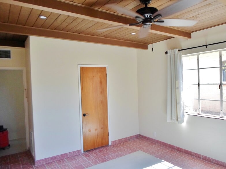 Building Photo - 716 N Palo Verde Blvd