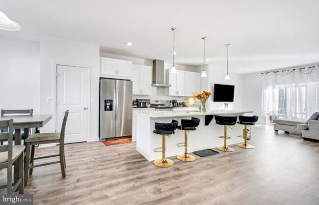 Building Photo - 423 Honeyberry Ln