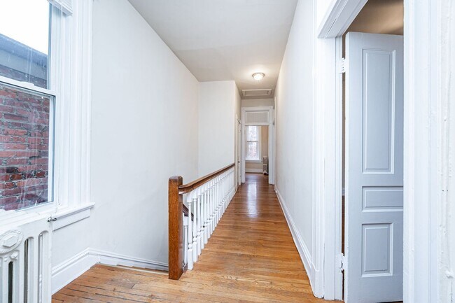 Building Photo - 3127 W Franklin St