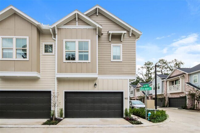 Building Photo - 5102 Royal Heath Dr