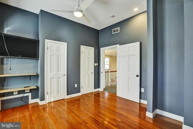 Building Photo - 722 Genessee St