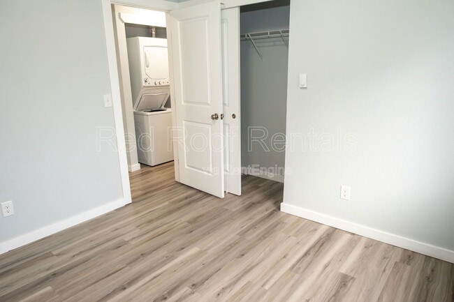 Building Photo - 3411 92nd St S