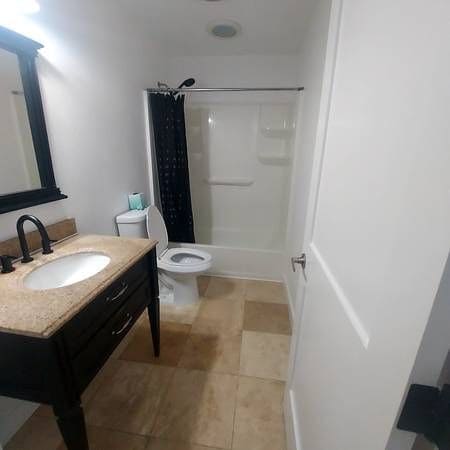 Building Photo - 445 E Francis St