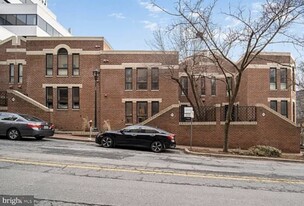 Building Photo - 4820 Hampden Ln