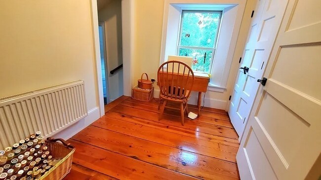 Building Photo - 14 Gray St