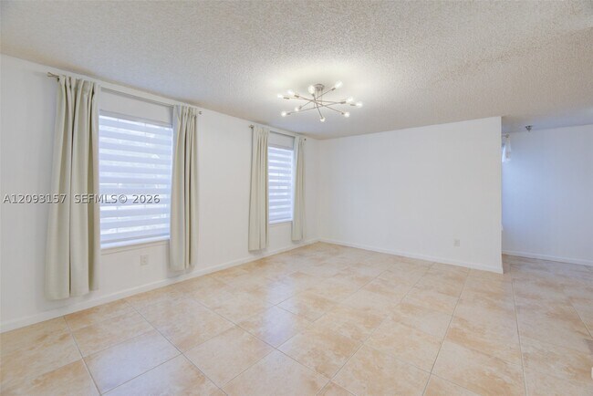 Building Photo - 1020 Crystal C