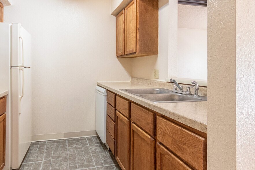 Walnut Trails Apartments 3530 E Lake Dr N Elkhart IN 46514 Apartment Finder