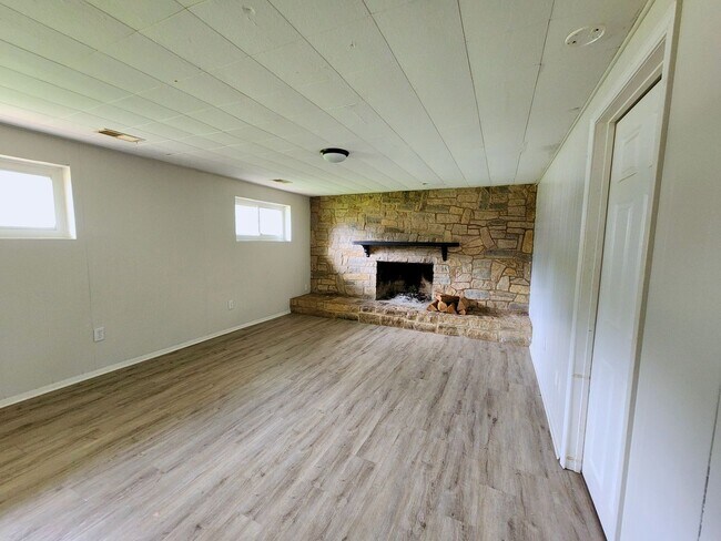 Building Photo - Freshly Updated 4BR Home Offering Space, Style & Everyday Comfort!