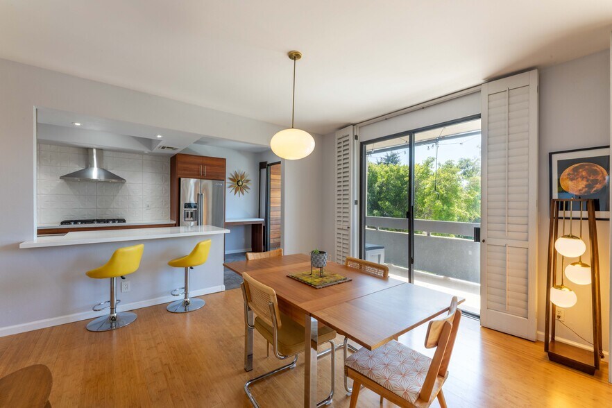 dining/kitchen - 11322 Camarillo St