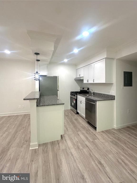 Building Photo - 4211 Americana Dr