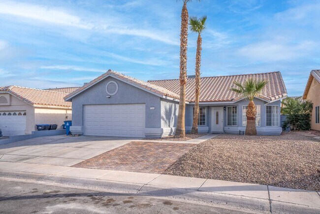 Building Photo - 2205 Riderwood Ave