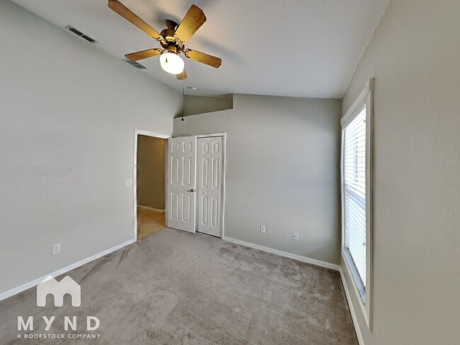 Building Photo - 9775 Doriath Cir
