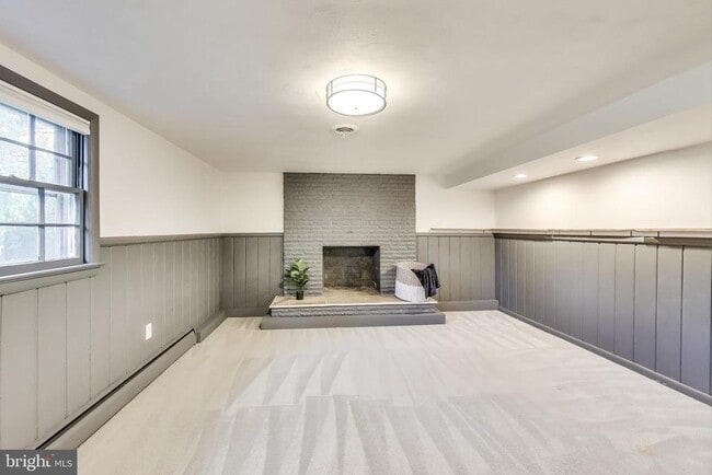 Building Photo - 4422 Neptune Dr