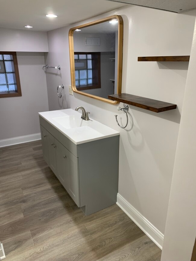 Building Photo - 3319 N Osage Ave