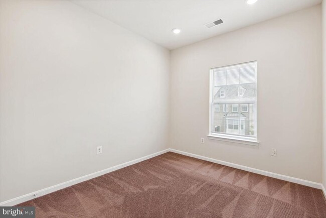 Building Photo - 24707 Kings Canyon Square
