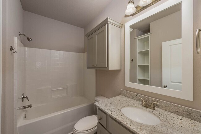 Building Photo - Available August 2026! 5 Bed/5 Bath at Pershing Pointe!!