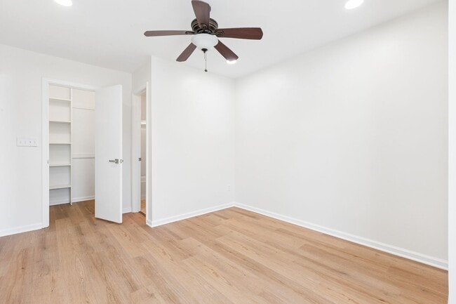 Building Photo - Columbus Station Condo-Ready to move in