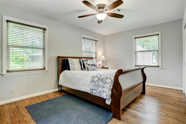 Building Photo - 10202 Raritan Dr