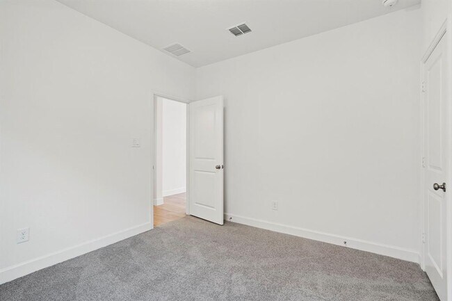 Building Photo - 16310 Rock Hollow Bend Ln