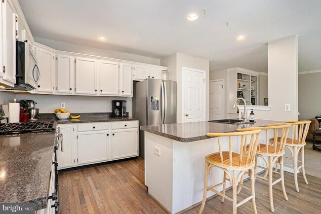 Building Photo - 120 Medinah Dr