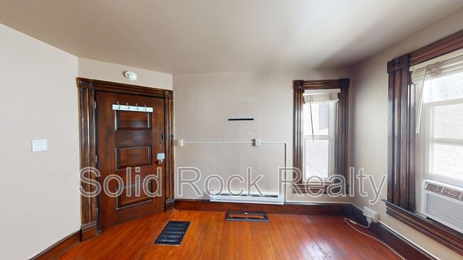 Building Photo - 727 N Weber St