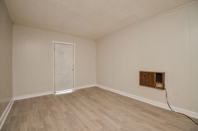 Building Photo - 5243 Greylog Dr