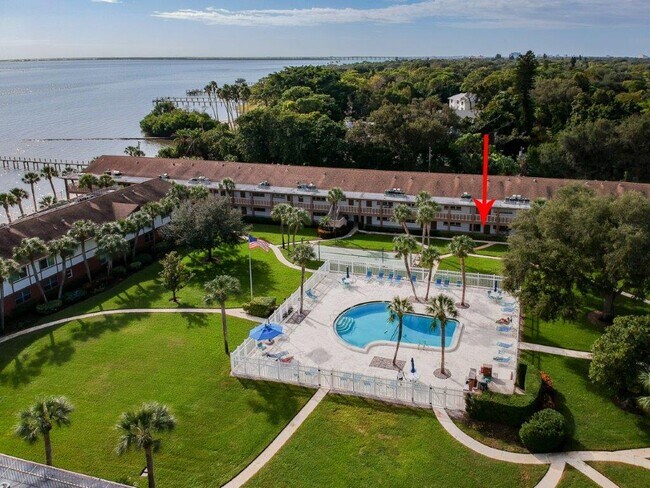 Building Photo - 650 Pinellas Point Dr S