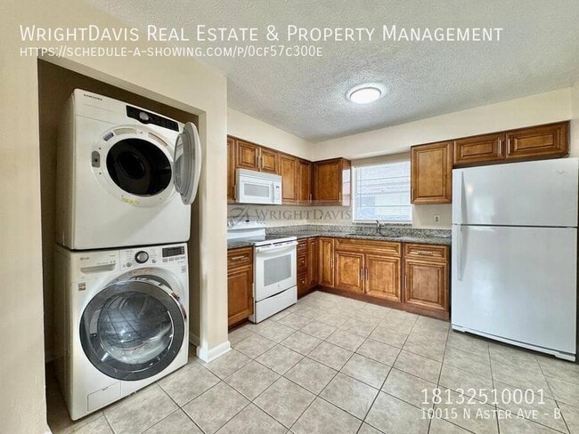 Building Photo - 10015 N Aster Ave