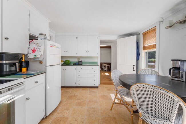 Building Photo - 468 Union Ave