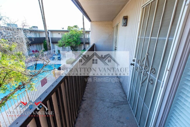 Building Photo - 1828 W Tuckey Ln