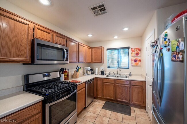 Building Photo - 5283 Broadlake Ln