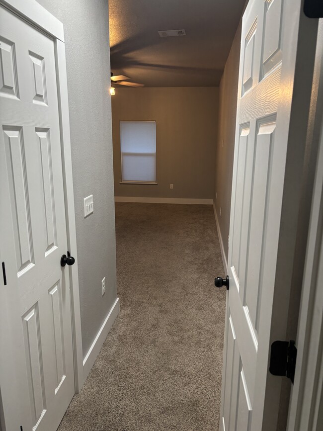 Building Photo - 277 Seamarge Ln