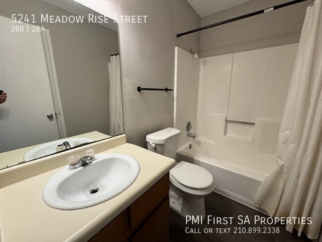 Building Photo - 5241 Meadow Rise St