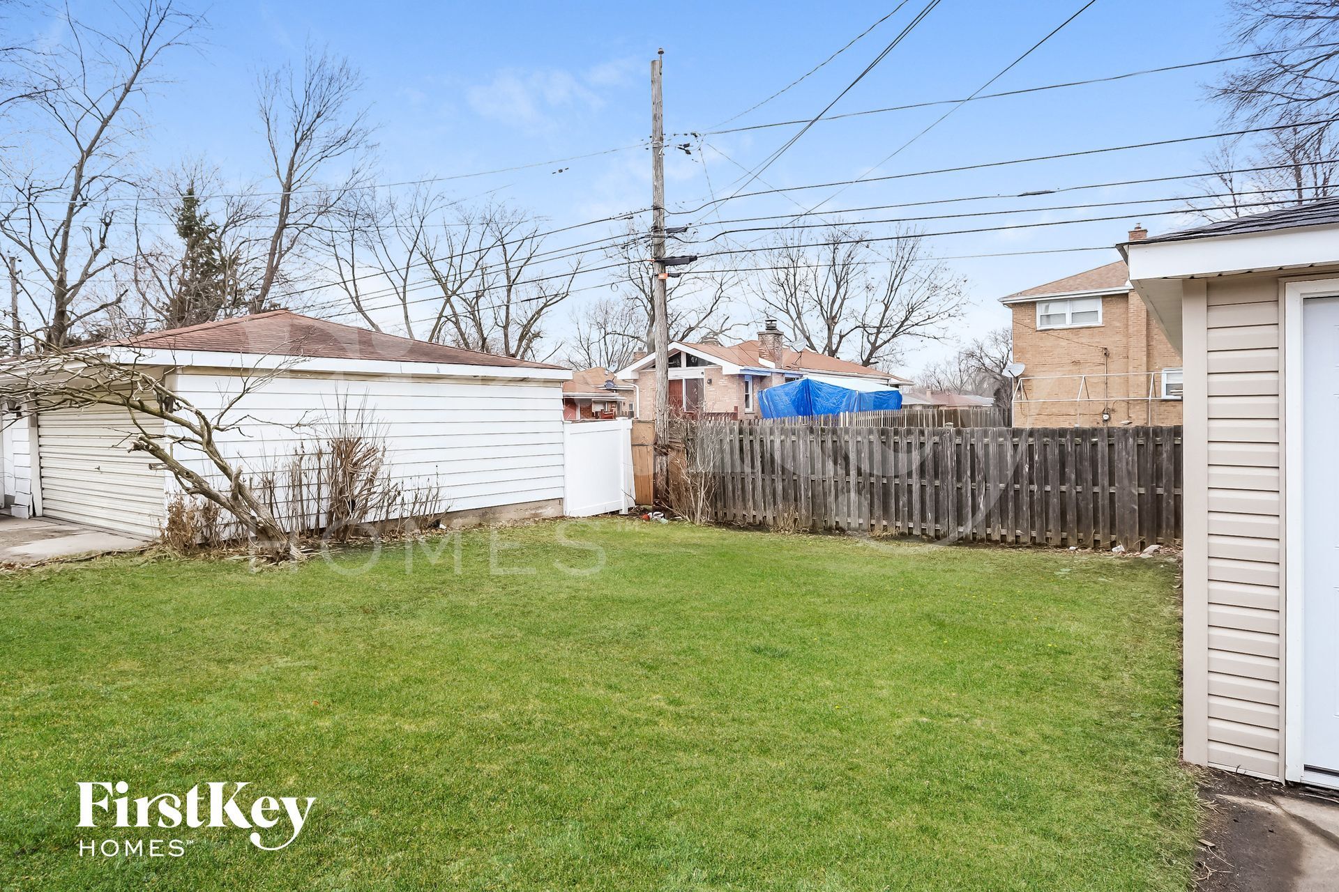 Building Photo - 1018 E 161st Pl