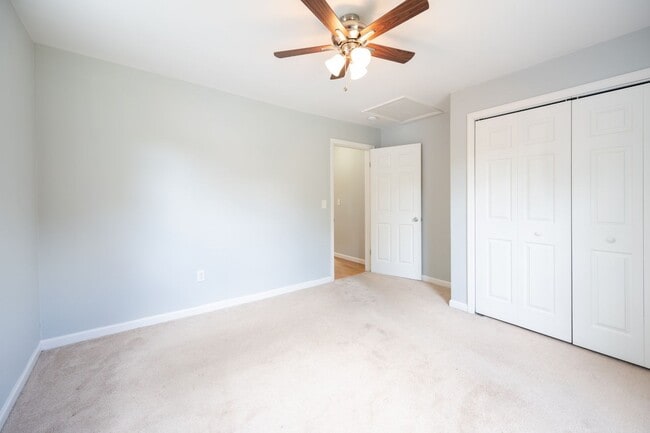 Building Photo - LOOK NO FURTHER THAN THIS INGLEWOOD CHARMER!