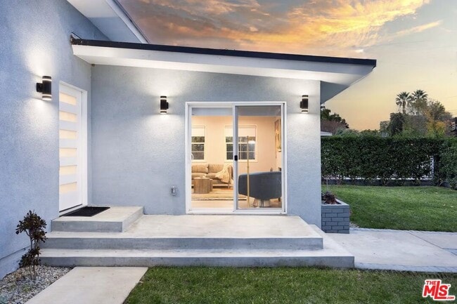 Building Photo - 5147 Fulton Ave