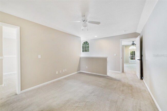 Building Photo - Stunning 5/2.5 Spacious Home with a 3 Car ...