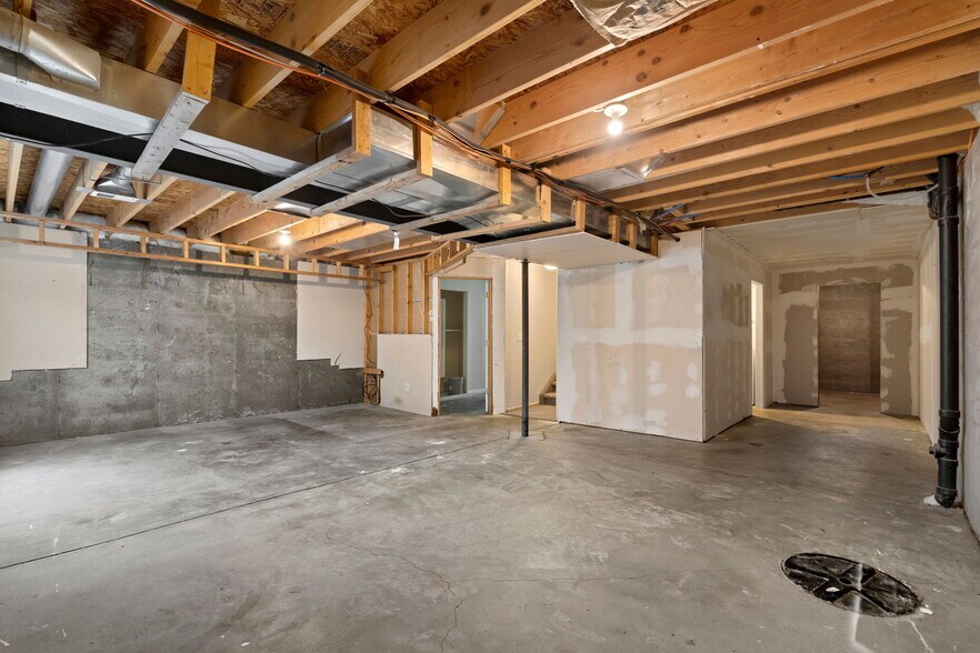 Building Photo - 3761 Mt Flora St