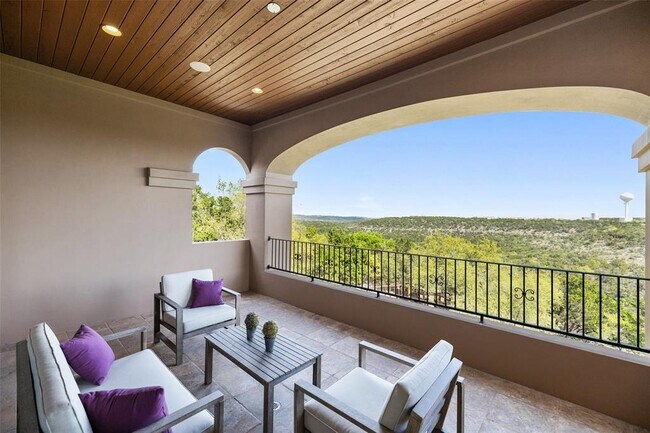 Building Photo - 4805 Mirador Dr