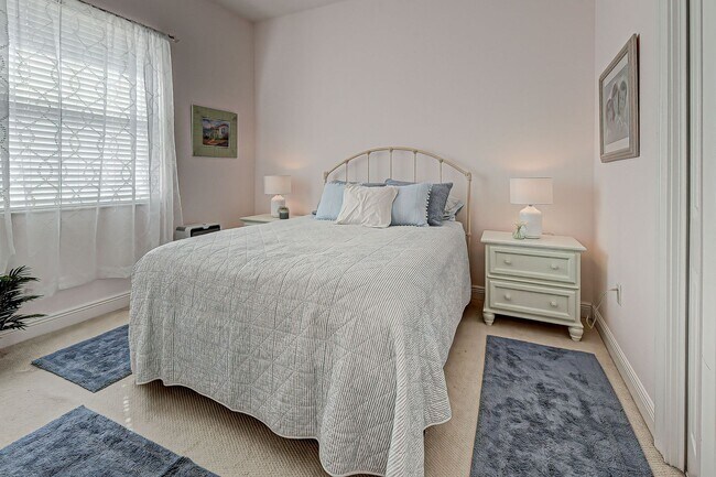 Building Photo - 3br/2ba Pool Home in Venetia