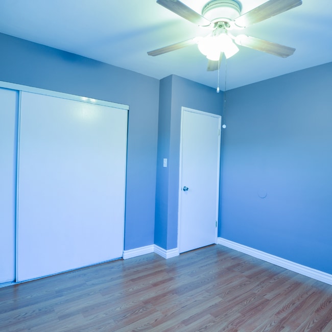 Building Photo - Convenient Downstairs 2-Bedroom Unit in Sun Valley!