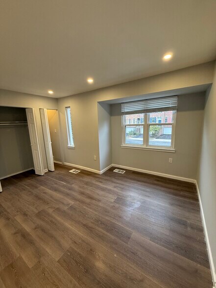 Building Photo - 238 Stevenson Sq